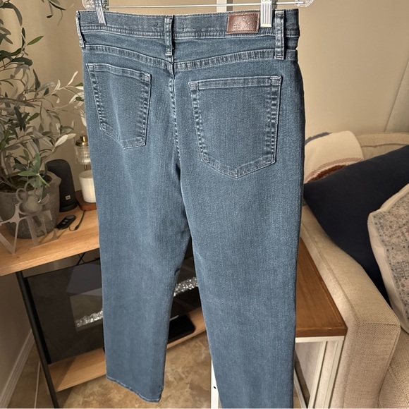 Lee Women’s Size 14 Short Classic Fit Straight Leg Jeans - Picture 9 of 12